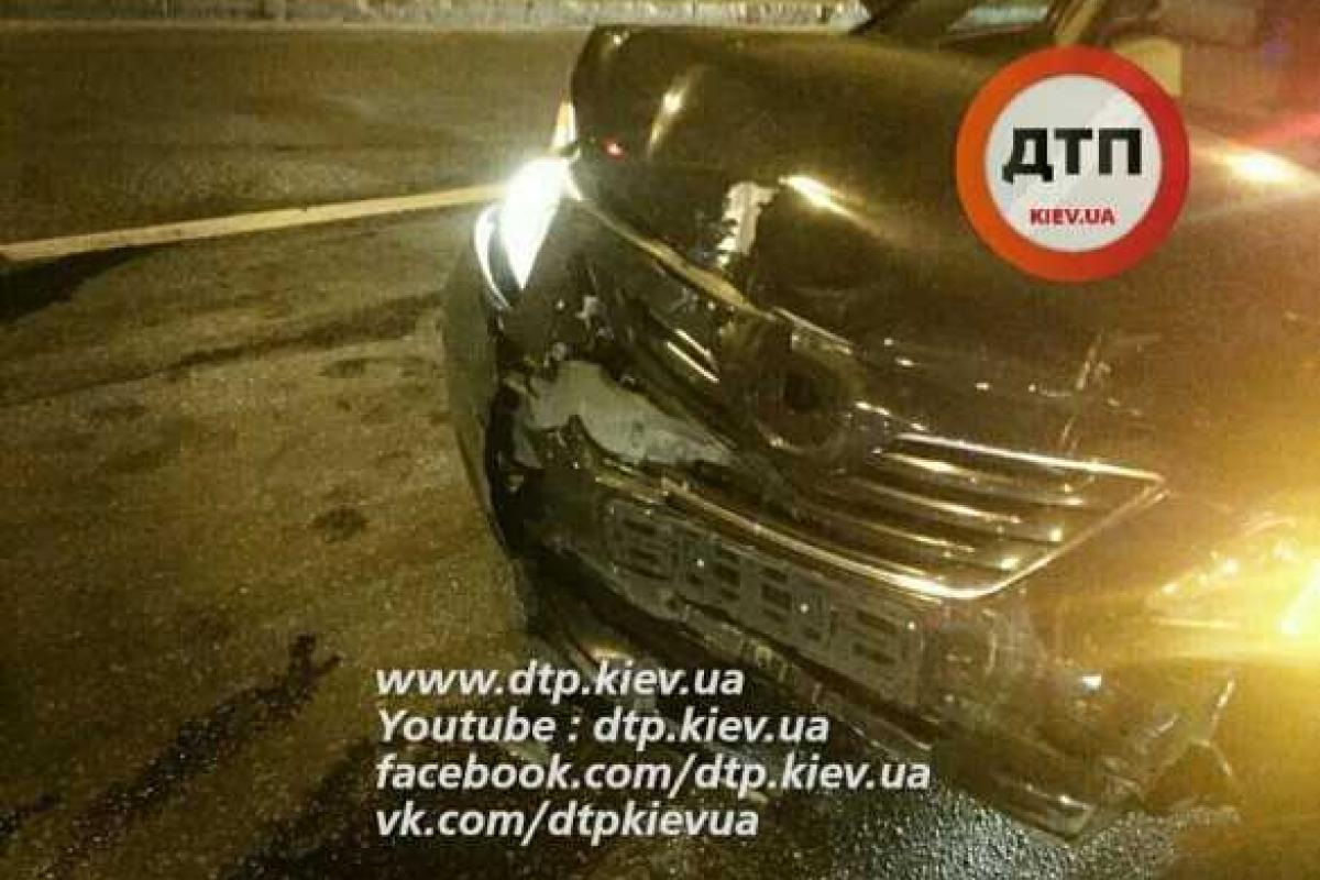 В Киеве Тойота протаранила Ситроен с детьми, есть пострадавшие В Киеве Тойота протаранила Ситроен с детьми, есть пострадавшие