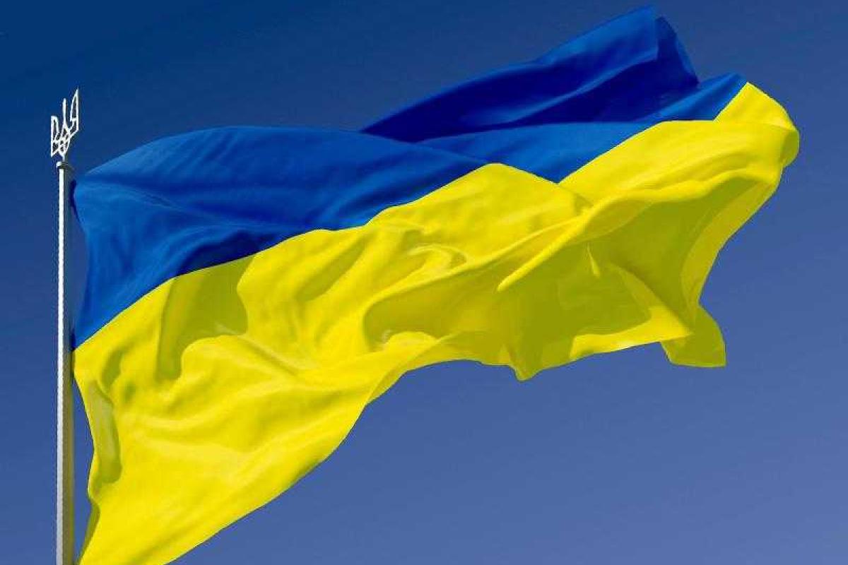 Архивное видео: 25 лет назад украинский флаг впервые внесли в зал заседаний ВР Архивное видео: 25 лет назад украинский флаг впервые внесли в зал заседаний ВР