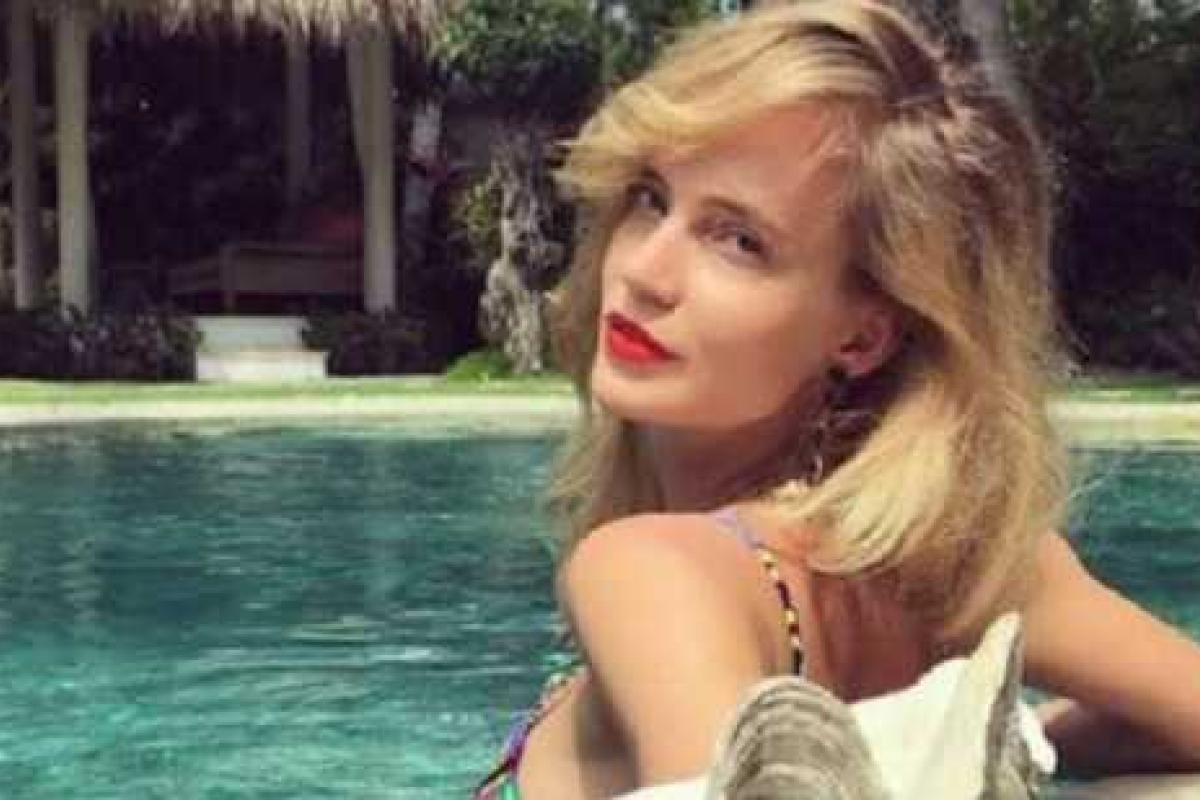 Глюкоза появилась на публике без нижнего белья