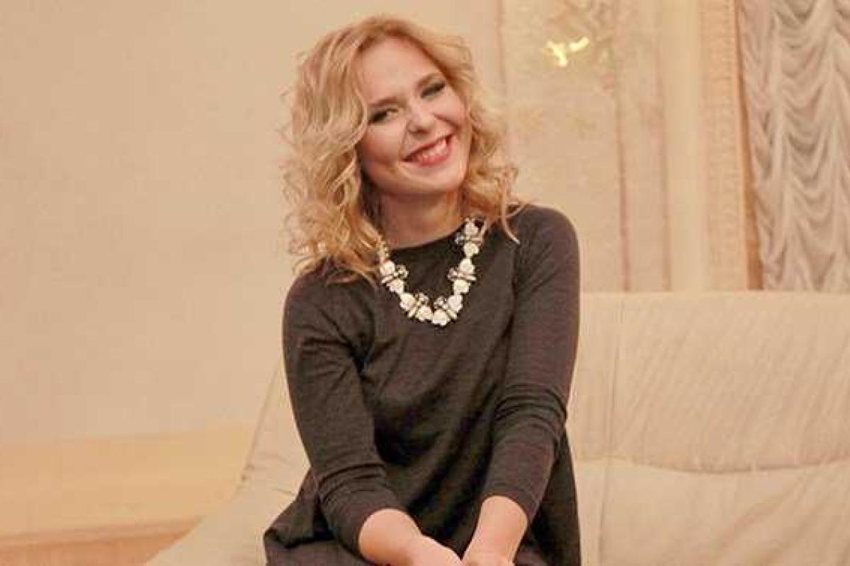 Соседи рассказали об обмороках беременной певицы Пелагеи