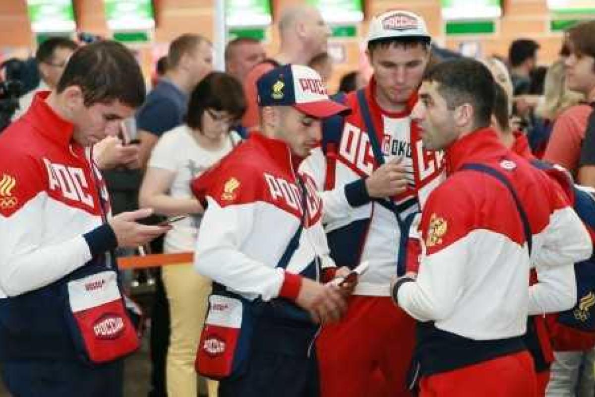 Курьез дня: российские олимпийцы застряли в Рио из-за огромной матрешки Курьез дня: российские олимпийцы застряли в Рио из-за огромной матрешки