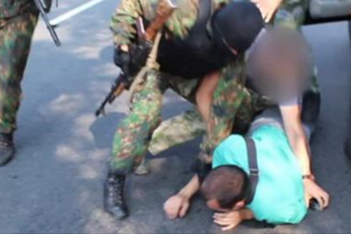 Шутка с флагом "Правого сектора" обернулась для друга Шария подвалом Шутка с флагом "Правого сектора" обернулась для друга Шария подвалом