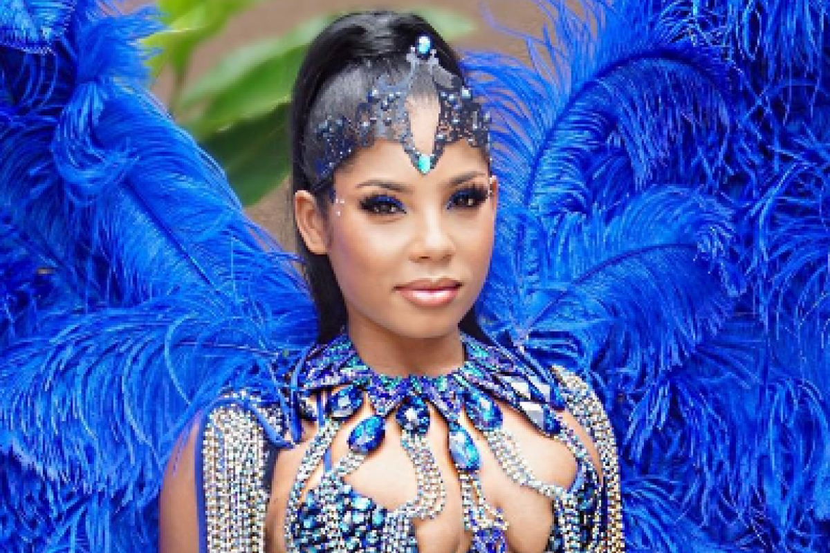 Девушка Усейна Болта покорила сеть пышной фигурой в стиле Ким Кардашьян