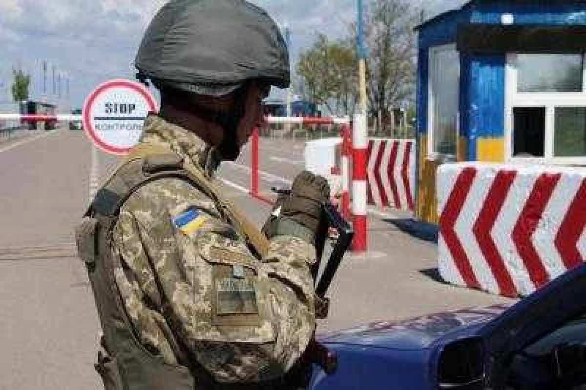 Оккупанты не пропускают людей с материковой Украины в Крым