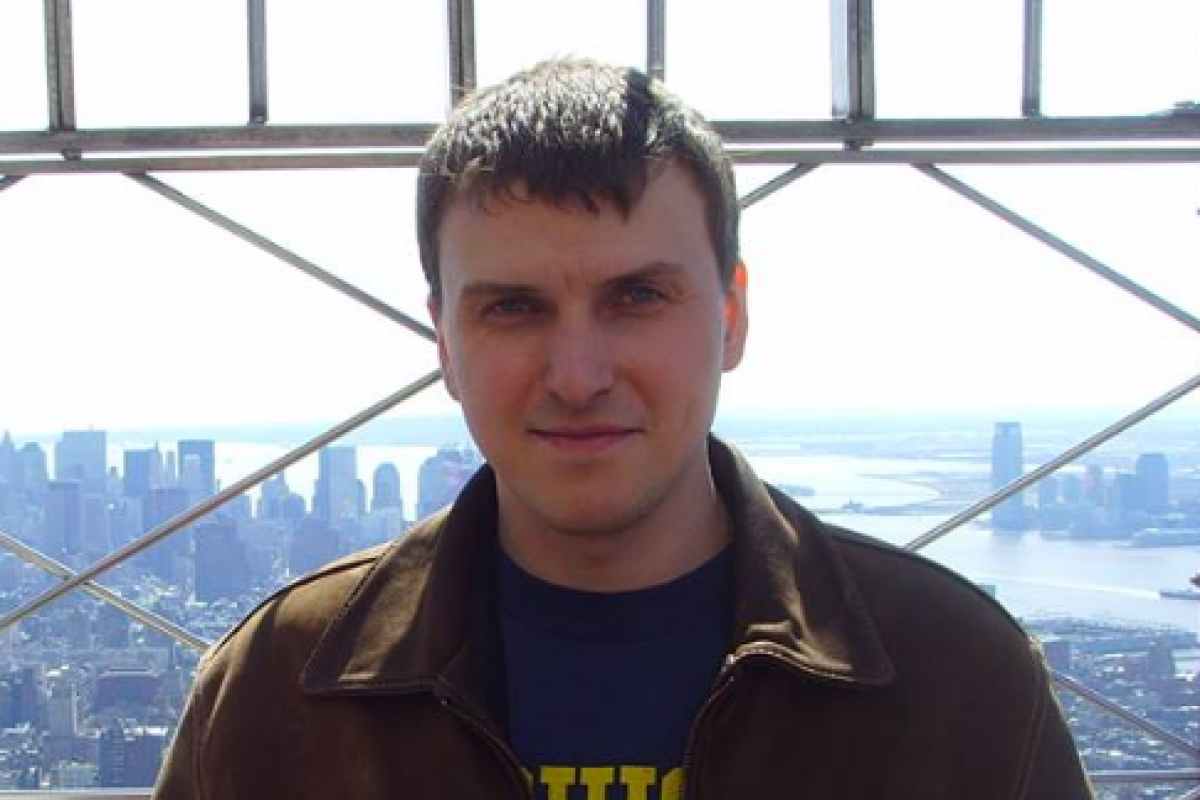 Влад Пономарь: Россияне затягивают пояса и все меньше верят чиновникам Влад Пономарь: Россияне затягивают пояса и все меньше верят чиновникам