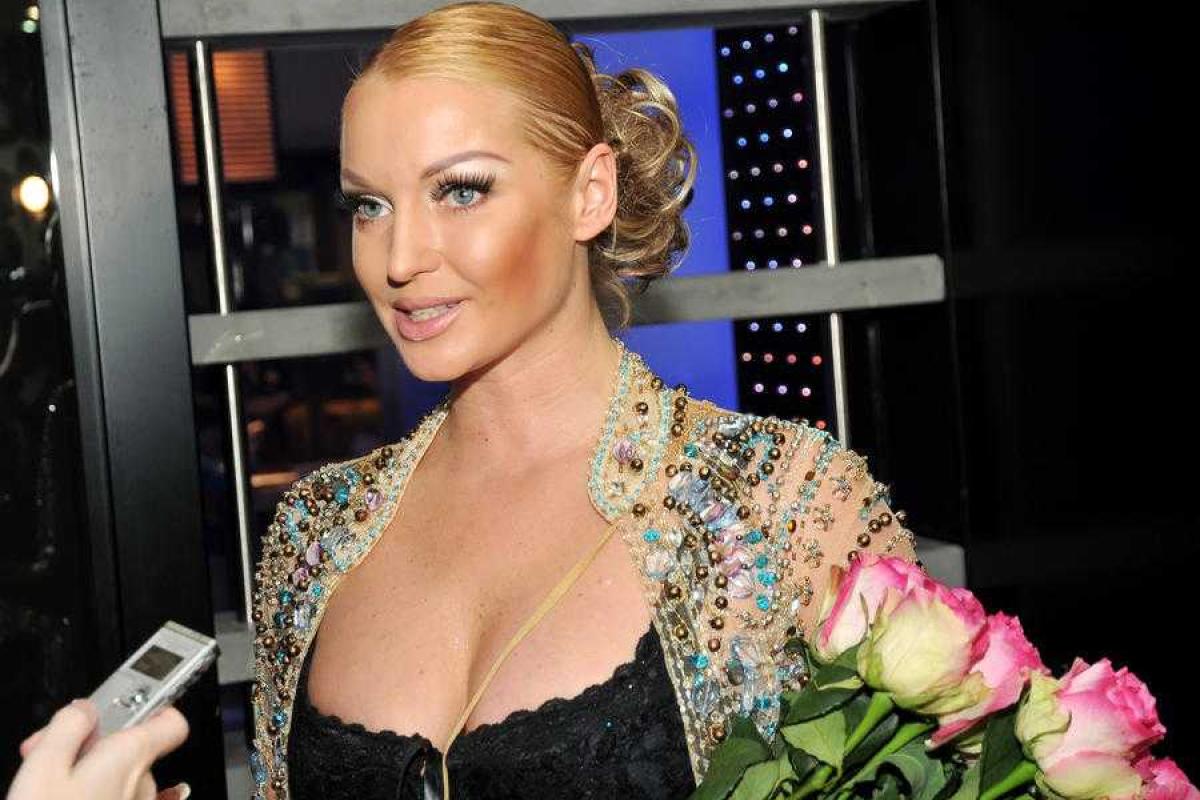 Известную балерину Волочкову обвинили в проституции Известную балерину Волочкову обвинили в проституции