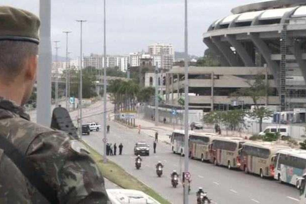 Рио-2016: Автобус с китайскими комментаторами попал в перестрелку Рио-2016: Автобус с китайскими комментаторами попал в перестрелку