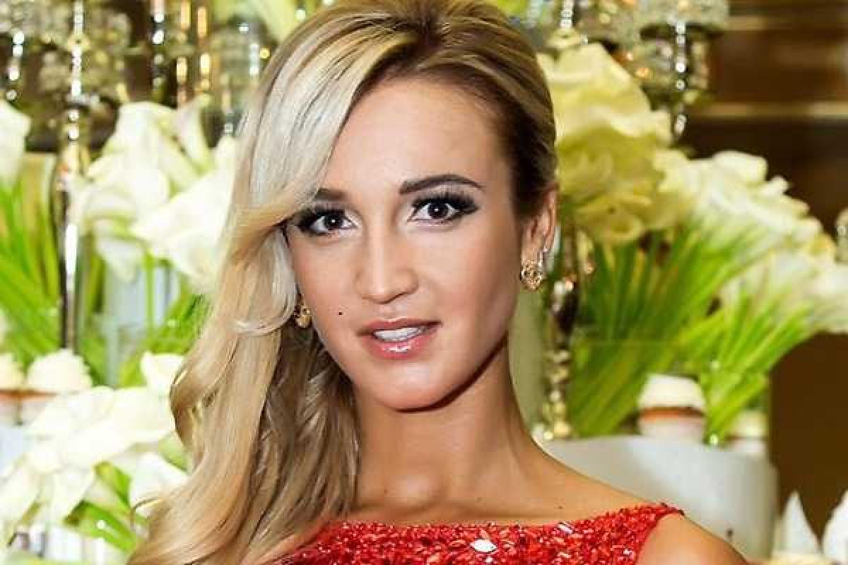 Ведущая Ольга Бузова шокировала дряблым животом