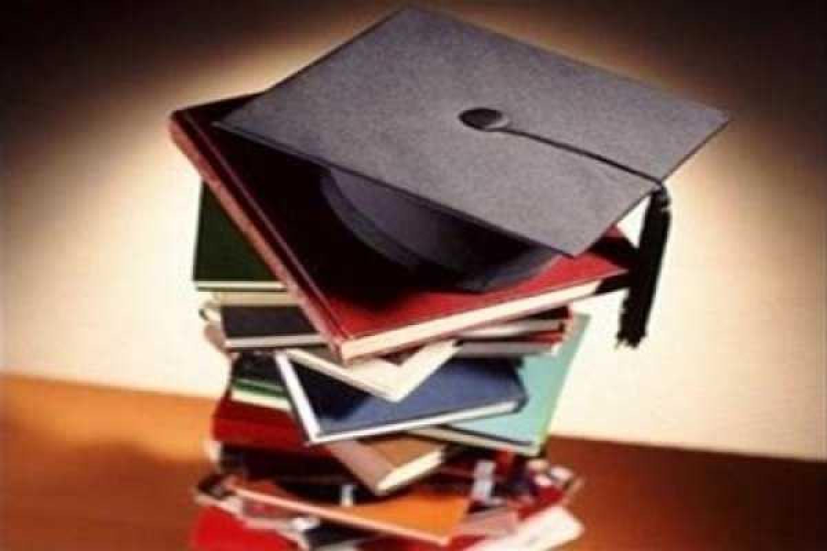 Преподавателей, которые работают в вузах "ЛДНР", хотят лишить ученых званий Преподавателей, которые работают в вузах "ЛДНР", хотят лишить ученых званий