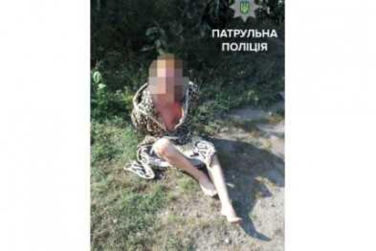В Мариуполе патрульные задержали мужчину с топором В Мариуполе патрульные задержали мужчину с топором