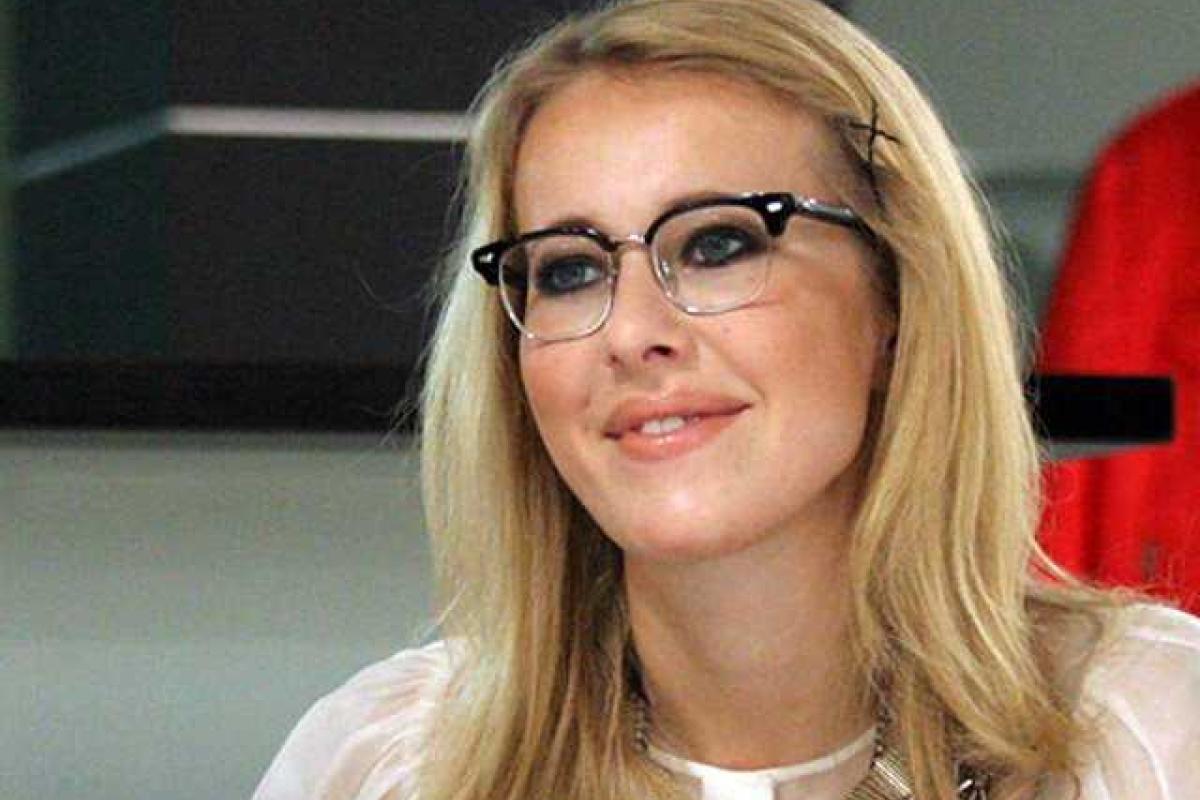 Беременная Ксения Собчак встретилась с Антонио Бандерасом на благотворительном вечере