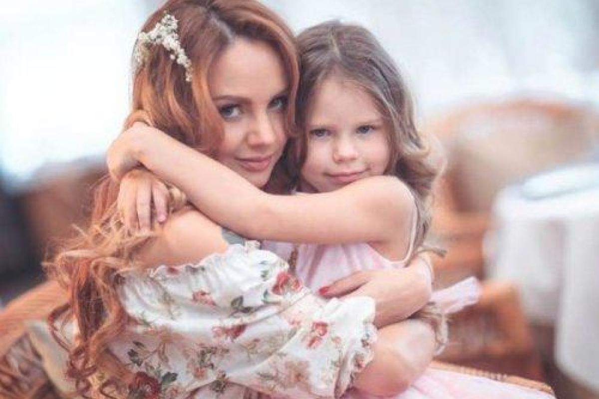 Популярная певица рассказала, как едва не потеряла ребенка Популярная певица рассказала, как едва не потеряла ребенка