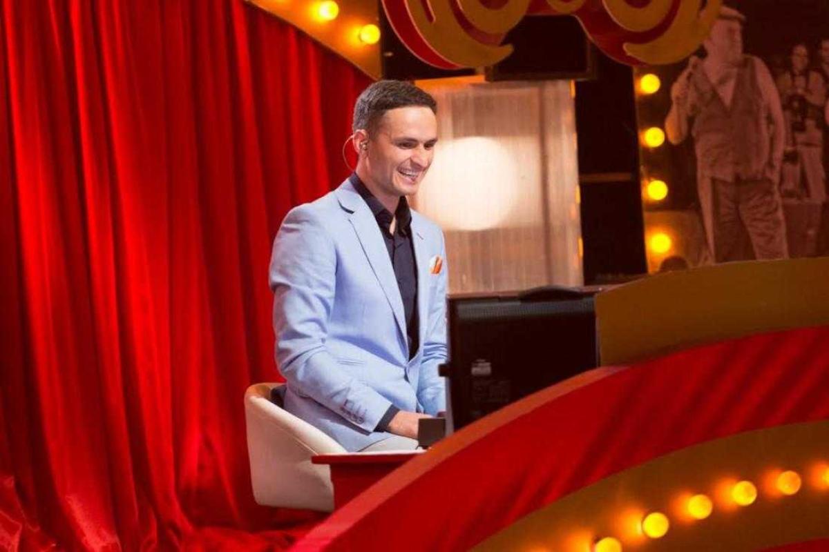 В новом сезоне «Рассмеши комика» ведущего Виктора Васильева сменит Игорь Ласточкин