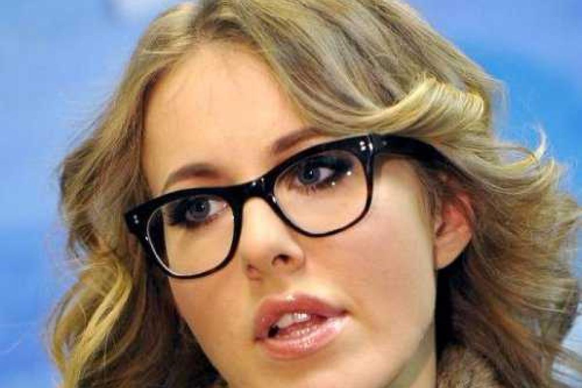 Ксения Собчак продолжает тяжело работать на поздних сроках беременности