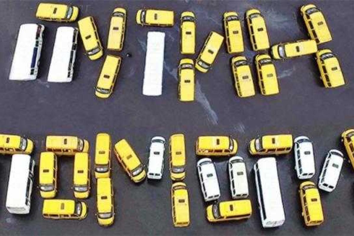 Автобусы российских водителей "попросили помощи" у Путина Автобусы российских водителей "попросили помощи" у Путина