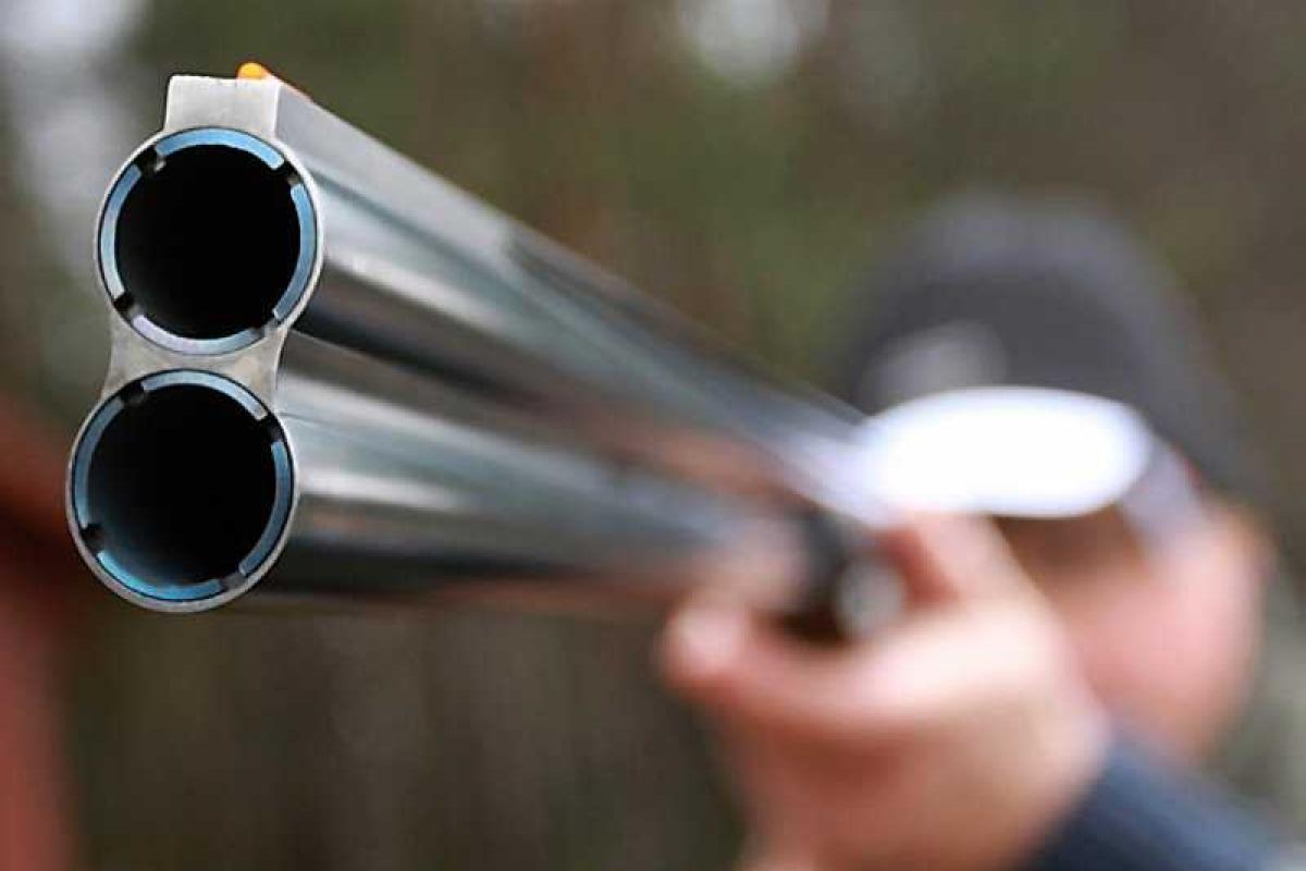 В Киеве задержали пьяных браконьеров, устроивших стрельбу по прохожим В Киеве задержали пьяных браконьеров, устроивших стрельбу по прохожим