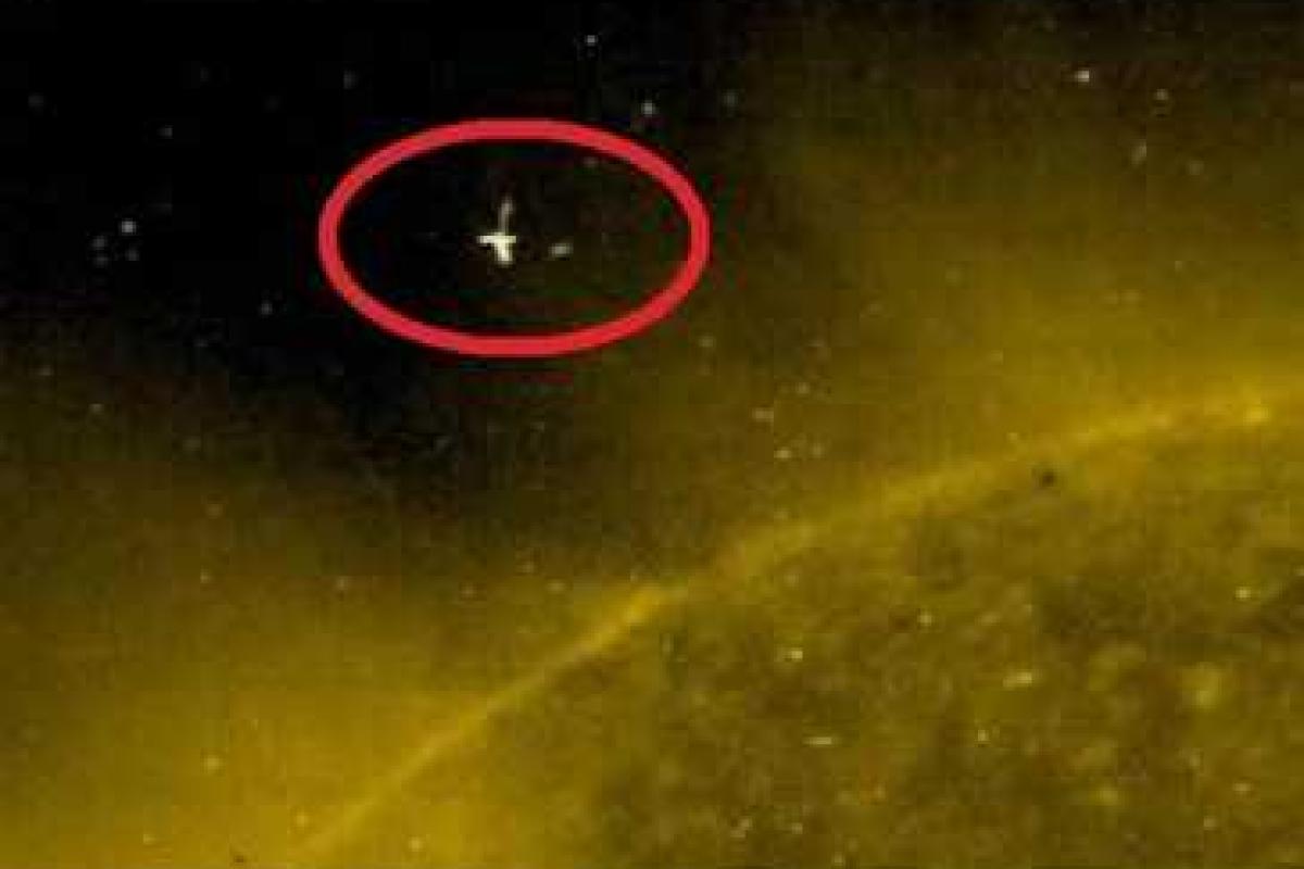 В NASA показали видео, на котором НЛО пролетело рядом с Солнцем