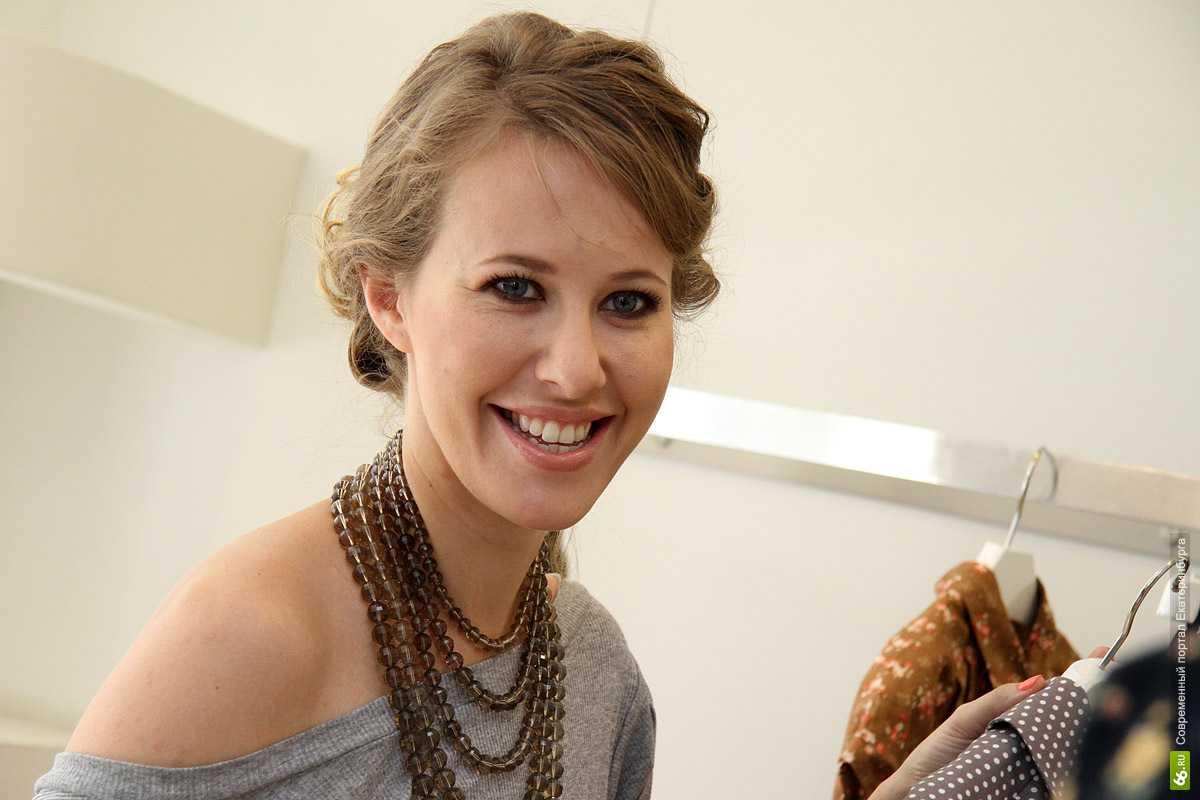 Беременная Собчак удивила поклонников своей стойкой на голове Беременная Собчак удивила поклонников своей стойкой на голове