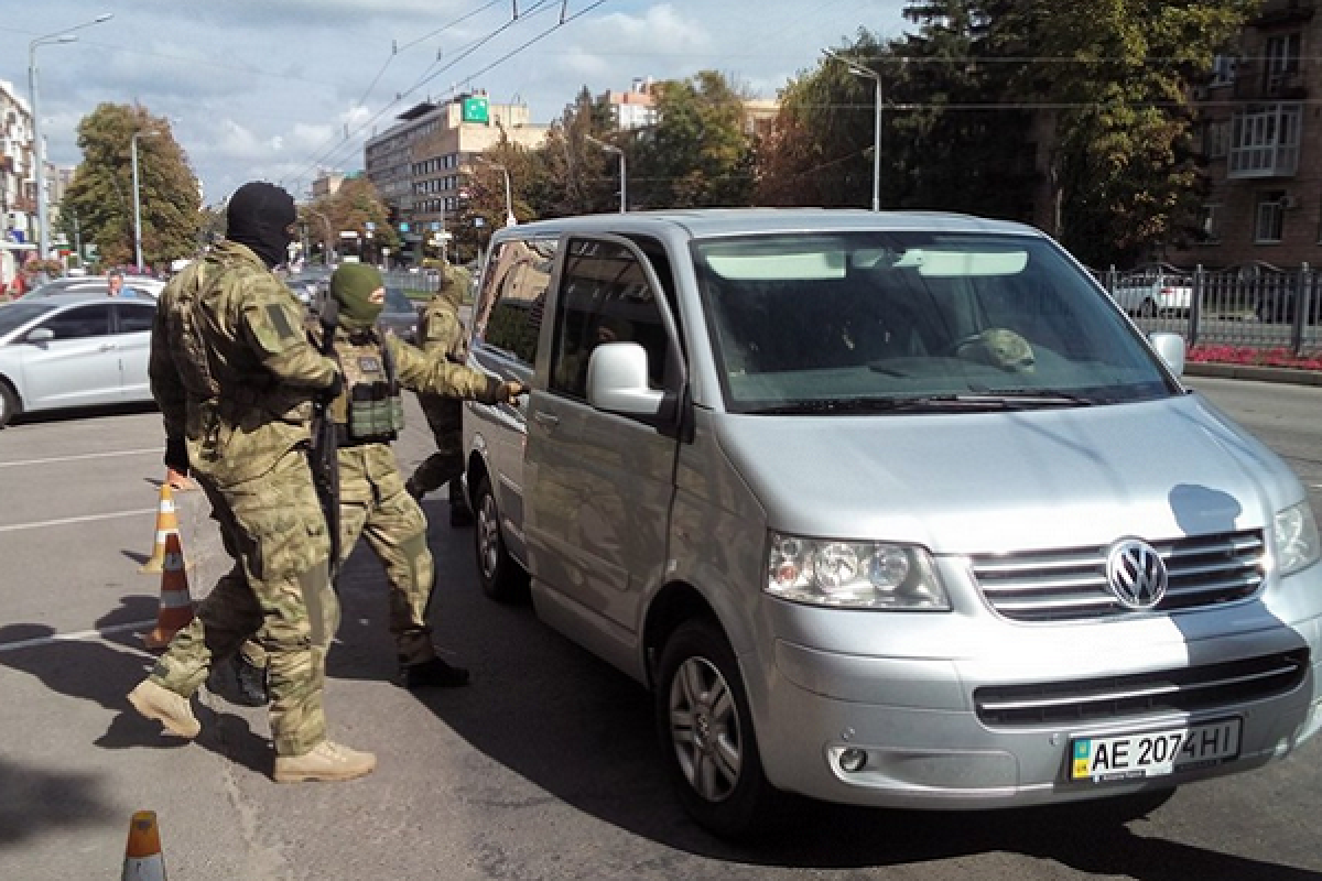 Обыски в зданиях, принадлежащих Кернесу и Добкину: опубликовано видео  Обыски в зданиях, принадлежащих Кернесу и Добкину: опубликовано видео