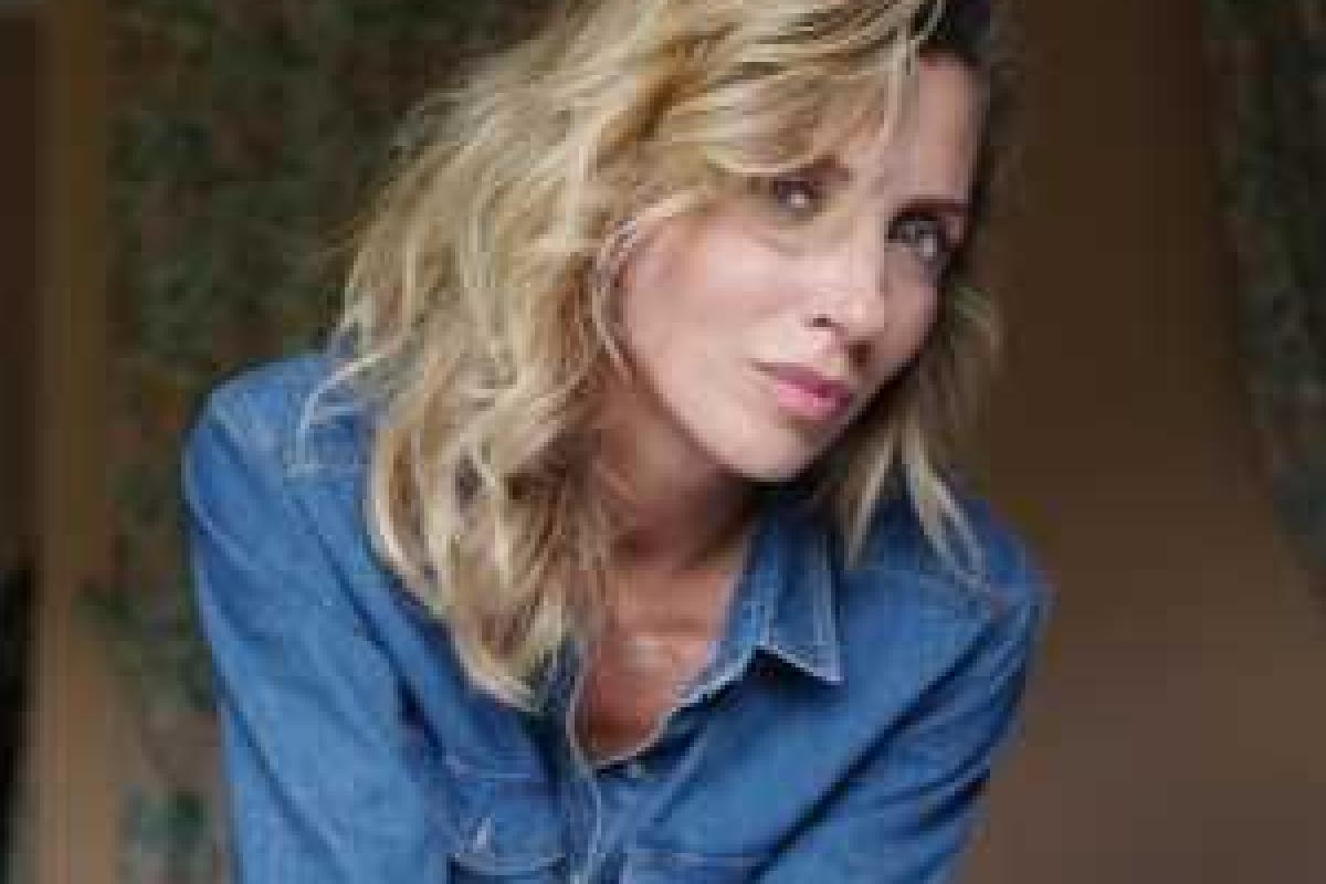 Светлана Бондарчук решила кардинально сменить имидж Светлана Бондарчук решила кардинально сменить имидж