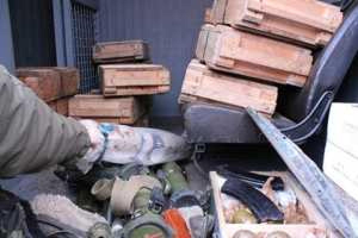 В "ЛНР" заявили, что нашли склад с оружием "для убийства Плотницкого"