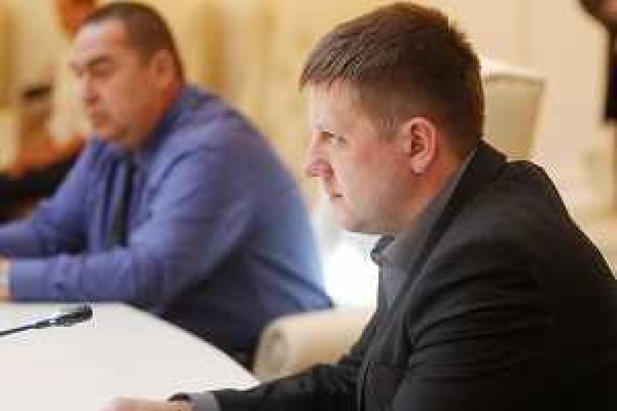 Главарь боевиков Плотницкий предал "идею республики" и спровоцировал переворот в "ЛНР"- Карякин Главарь боевиков Плотницкий предал "идею республики" и спровоцировал переворот в "ЛНР"- Карякин