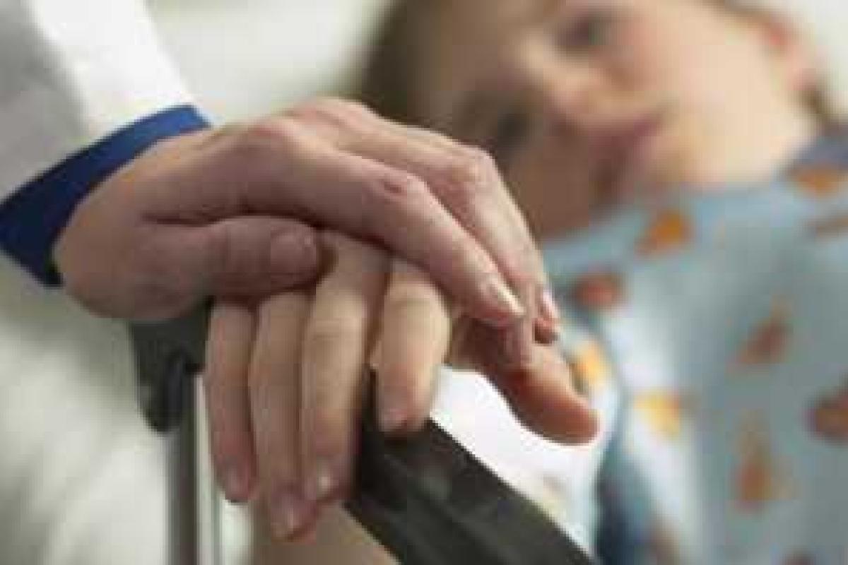 В России на 3-летнего мальчика упал шкаф в мебельном магазине: ребенок в коме В России на 3-летнего мальчика упал шкаф в мебельном магазине: ребенок в коме