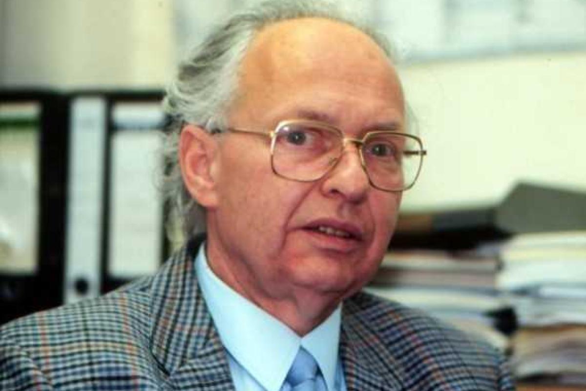 В Польше умер нобелевский лауреат по экономике В Польше умер нобелевский лауреат по экономике