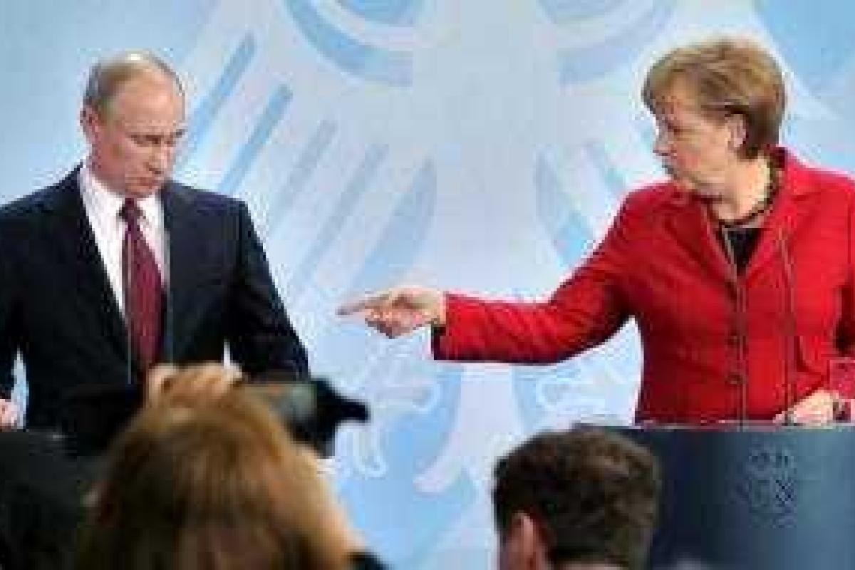 Меркель обсудила с Путиным ситуацию в Донбассе Меркель обсудила с Путиным ситуацию в Донбассе