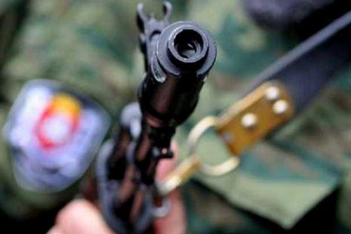 В Донбассе боевики устроили кровавые разборки и понесли небоевые потери В Донбассе боевики устроили кровавые разборки и понесли небоевые потери