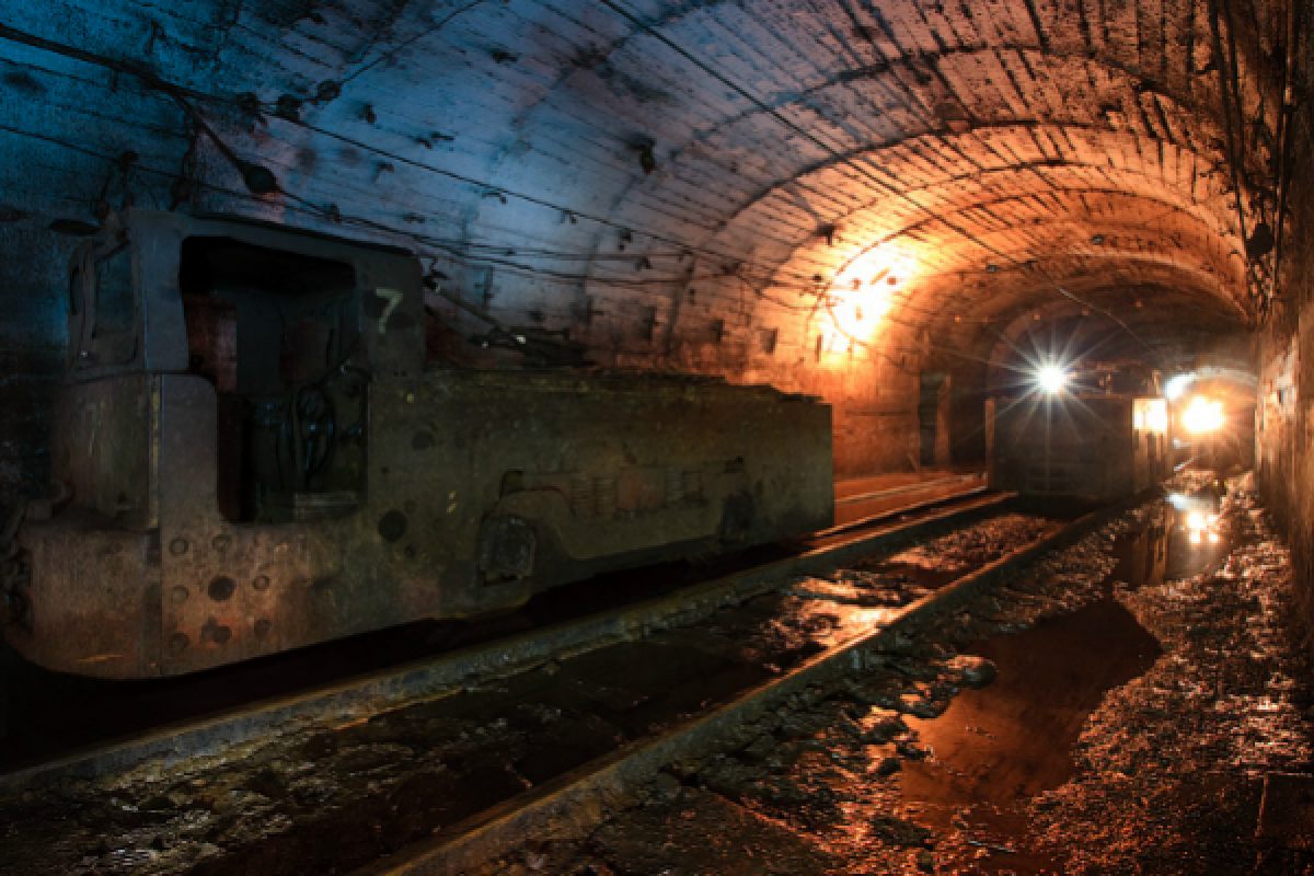 В Донецкой области произошел масштабный пожар на шахте, эвакуированы почти 600 человек В Донецкой области произошел масштабный пожар на шахте, эвакуированы почти 600 человек