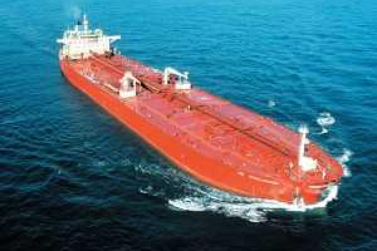 У берегов Японии взорвался груженный южнокорейский танкер: капитан корабля погиб У берегов Японии взорвался груженный южнокорейский танкер: капитан корабля погиб