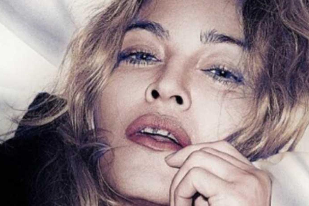 Мадонна опубликовала фотографию "без макияжа"