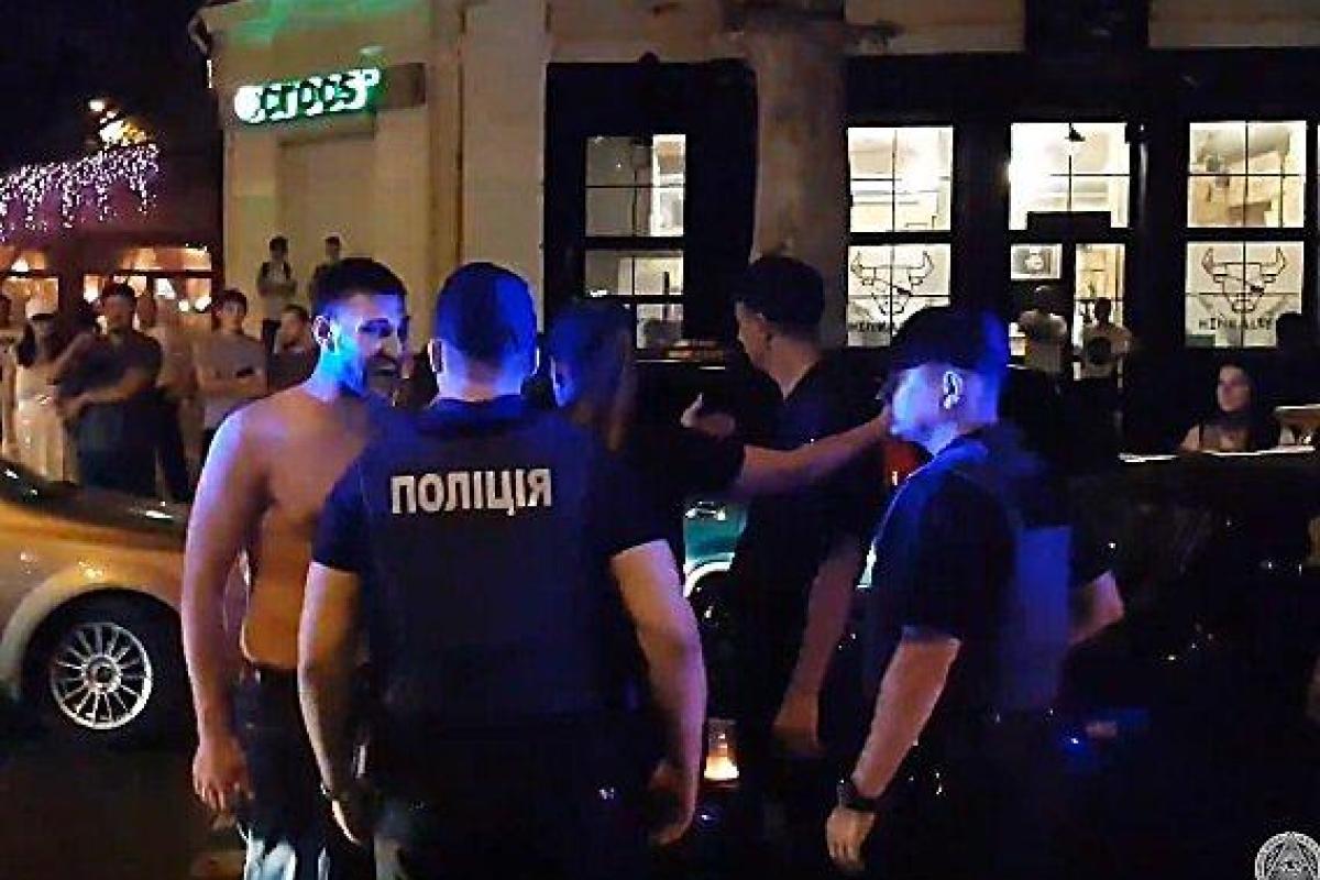Уволены патрульные, которые не смогли успокоить "мажоров" в Николаеве Уволены патрульные, которые не смогли успокоить "мажоров" в Николаеве
