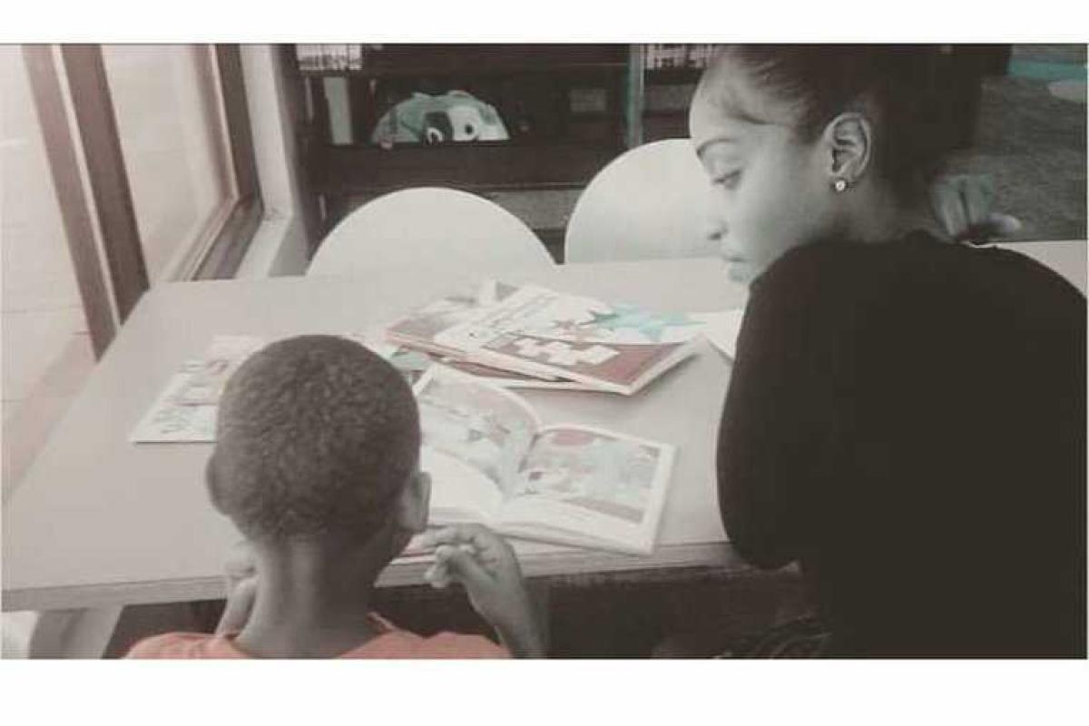 Соцсети "гудят" из-за самой сексуальной учительницы 