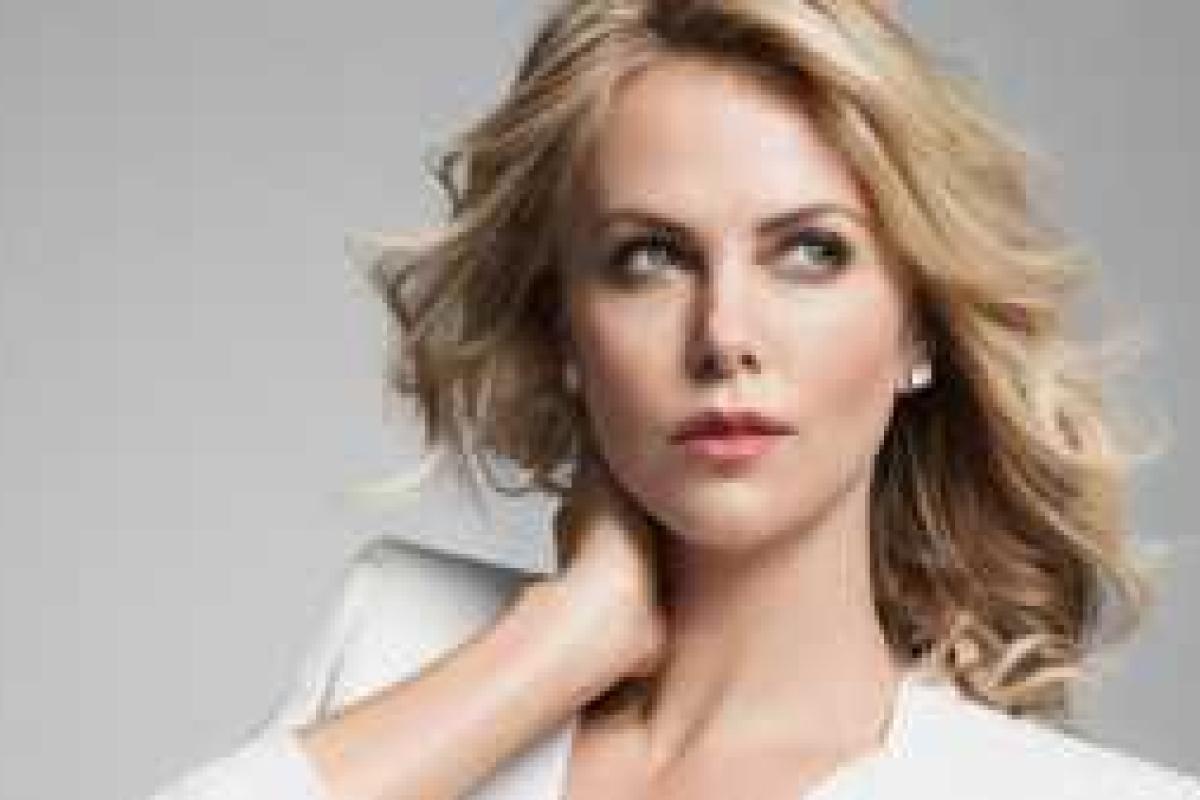 Шарлиз Терон поправилась на 20 кг: свежие фото актрисы взорвали сеть Шарлиз Терон поправилась на 20 кг: свежие фото актрисы взорвали сеть