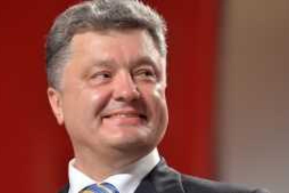 Президент Петр Порошенко принимает поздравления с днем рождения