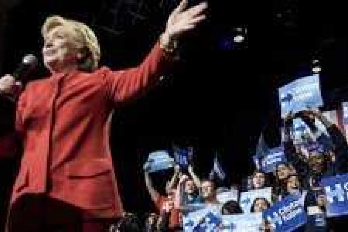 Хиллари Клинтон смогла победить Дональда Трампа в первых теледебатах - CNN Хиллари Клинтон смогла победить Дональда Трампа в первых теледебатах - CNN