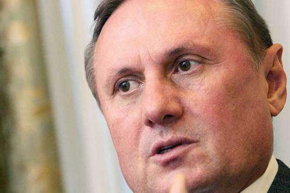 Александр Ефремов требует освобождения из-под стражи Александр Ефремов требует освобождения из-под стражи