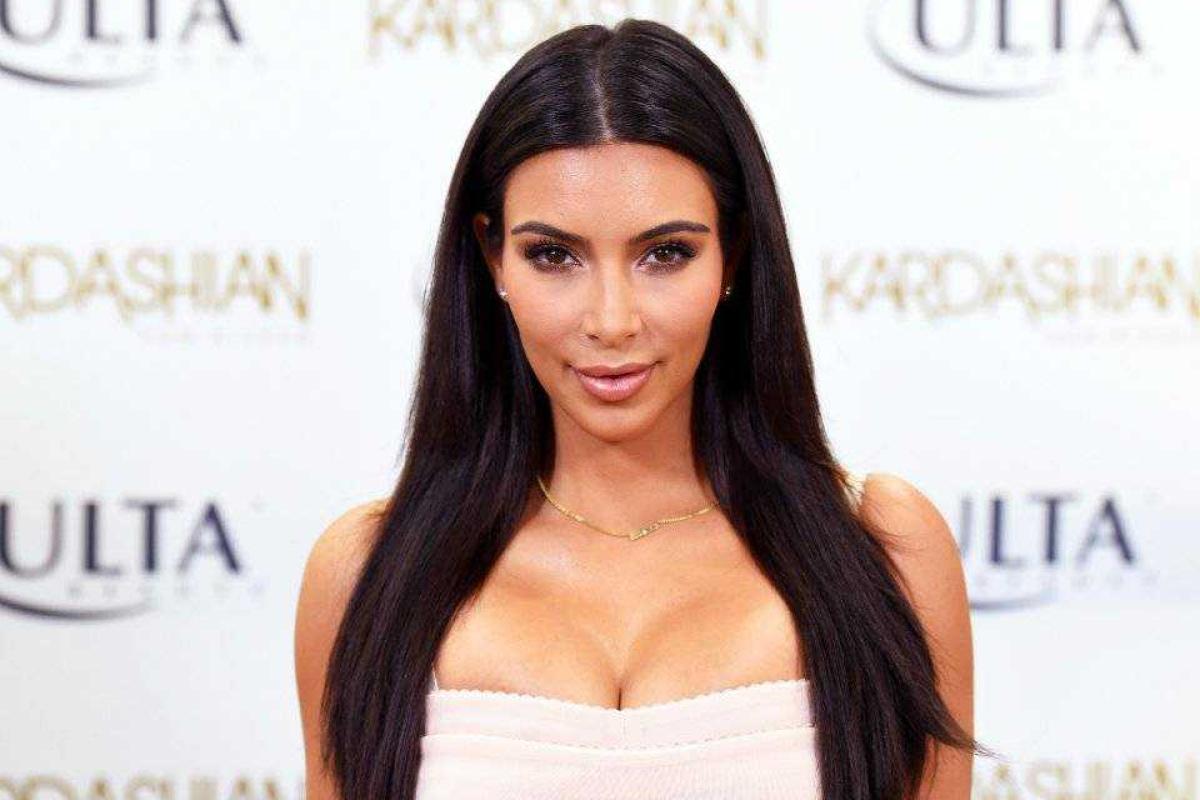 Ким Кардашьян сделала 6 тысяч селфи в купальниках за 4 дня