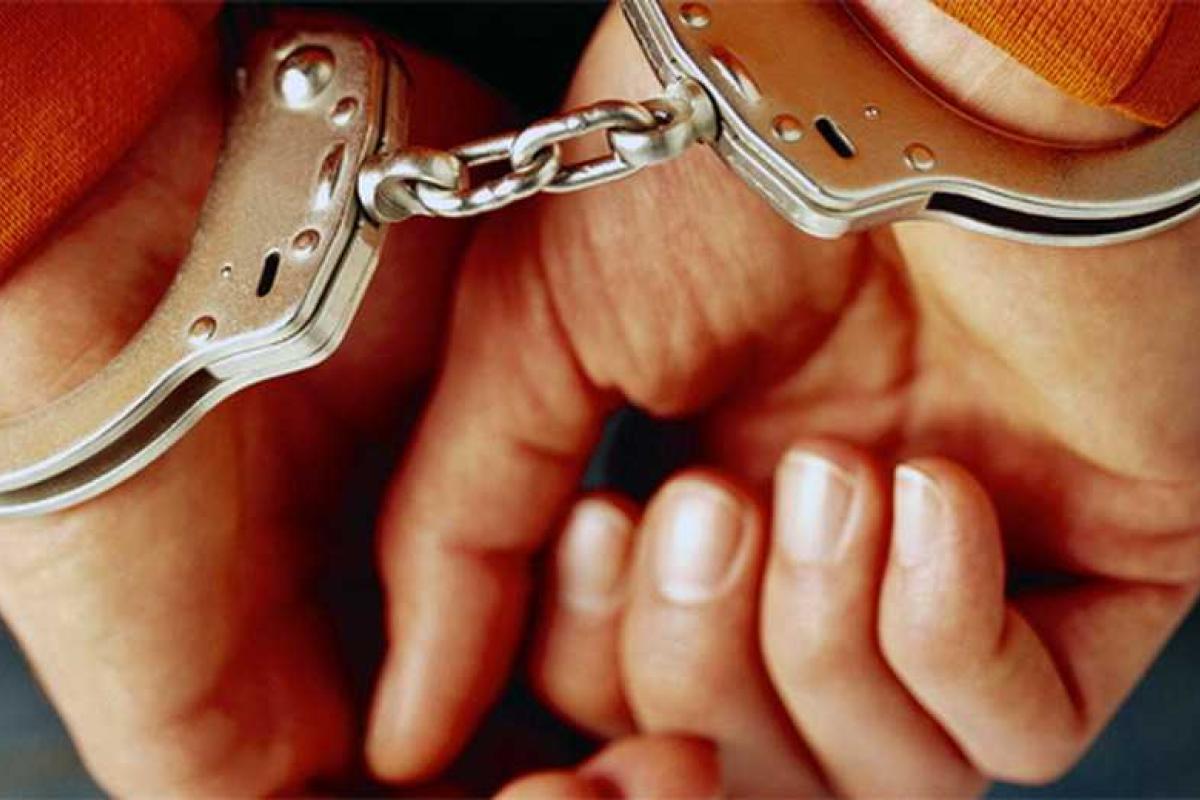 В Запорожье патрульные полицейские задержали серийных грабителей В Запорожье патрульные полицейские задержали серийных грабителей