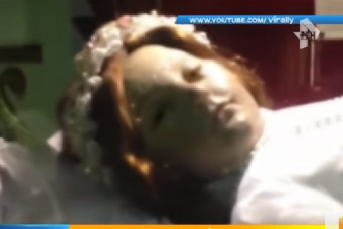 В сети появилось шокирующее видео: 300-летняя мумия девочки открыла глаза