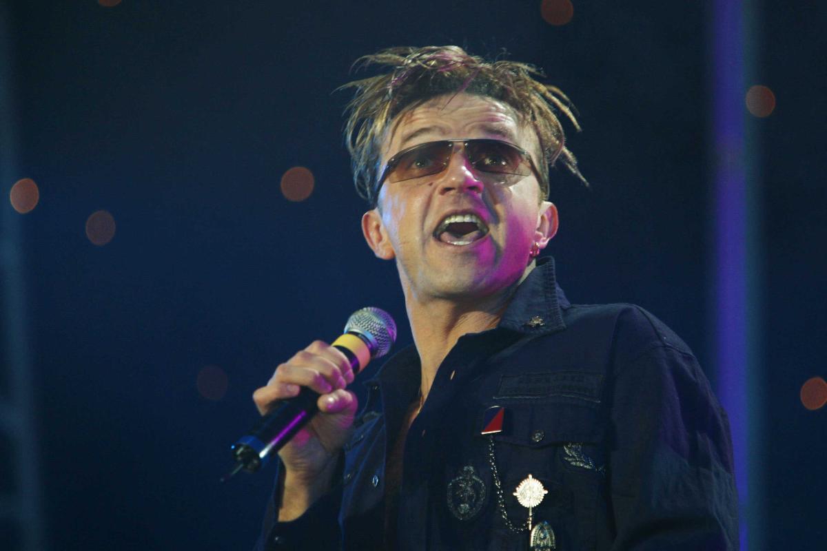 Певца Романа Жукова прооперировали в Москве