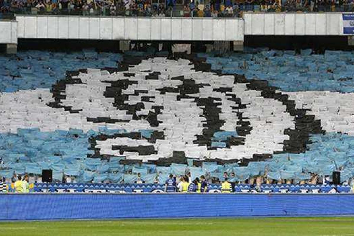 Фанаты киевского "Динамо" необычно поздравили с Днем защитника Украины