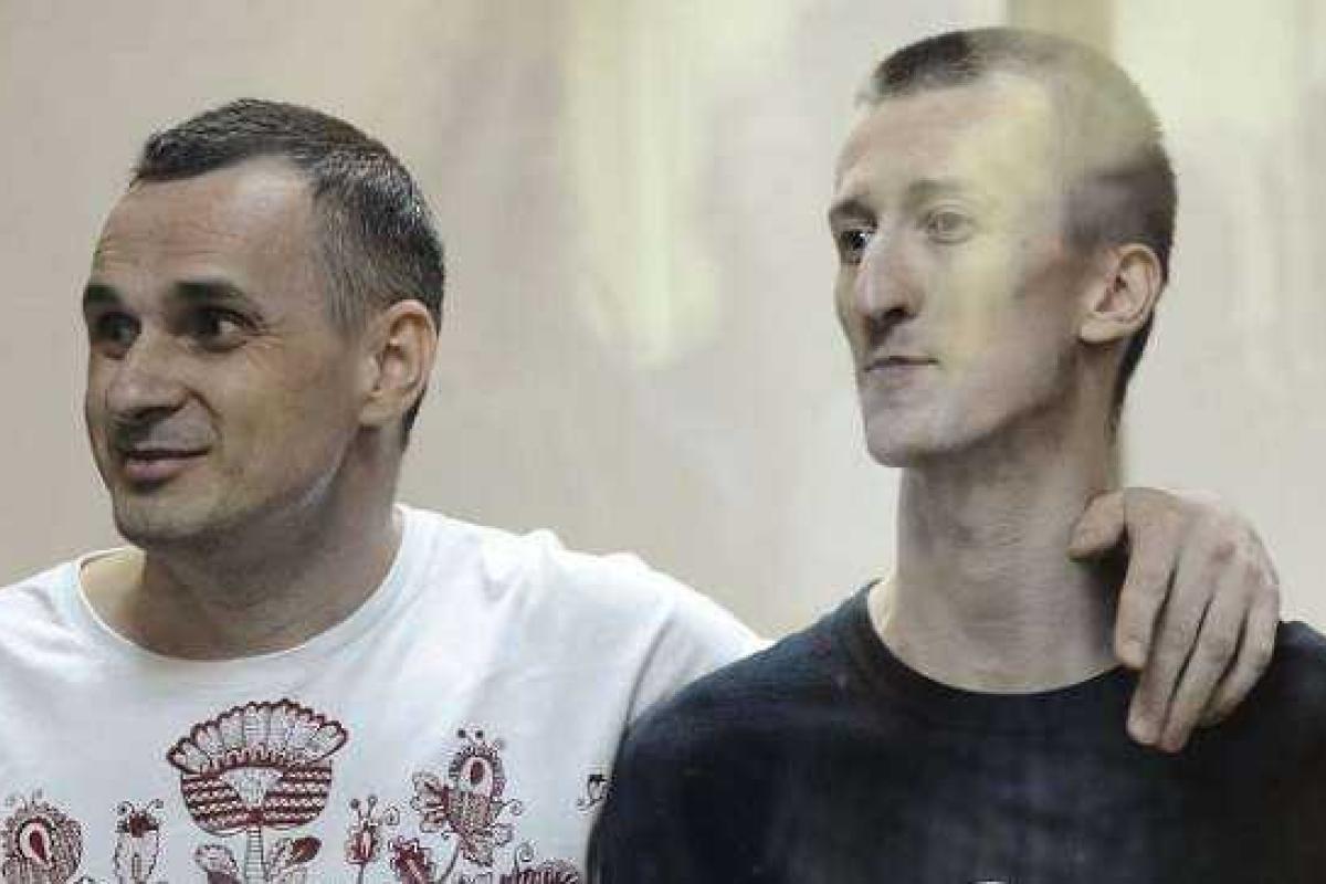 В МИД Украины отреагировали на отказ РФ выдать Сенцова и Кольченко В МИД Украины отреагировали на отказ РФ выдать Сенцова и Кольченко