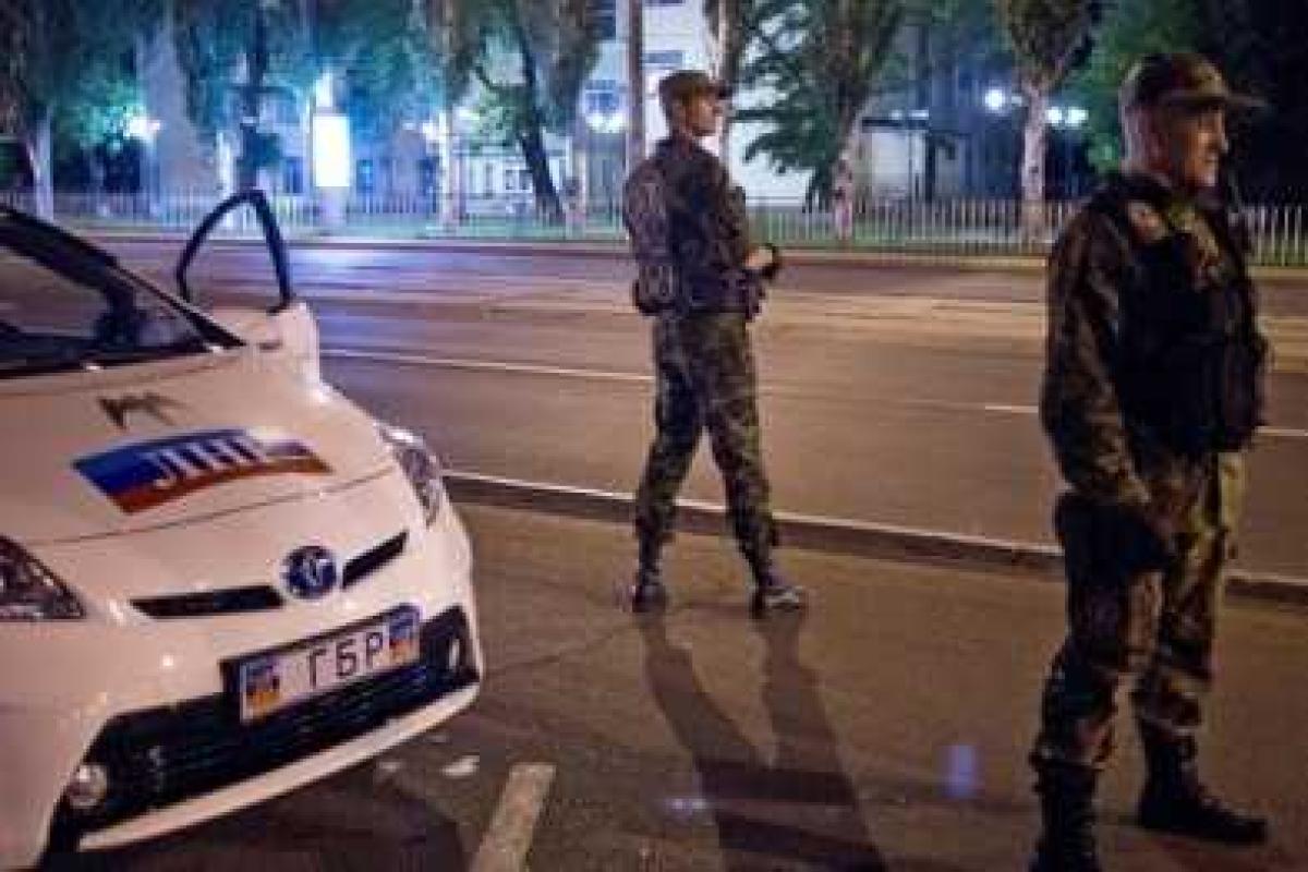 В "ЛНР" придумали более суровое наказание за нарушение комендантского часа В "ЛНР" придумали более суровое наказание за нарушение комендантского часа