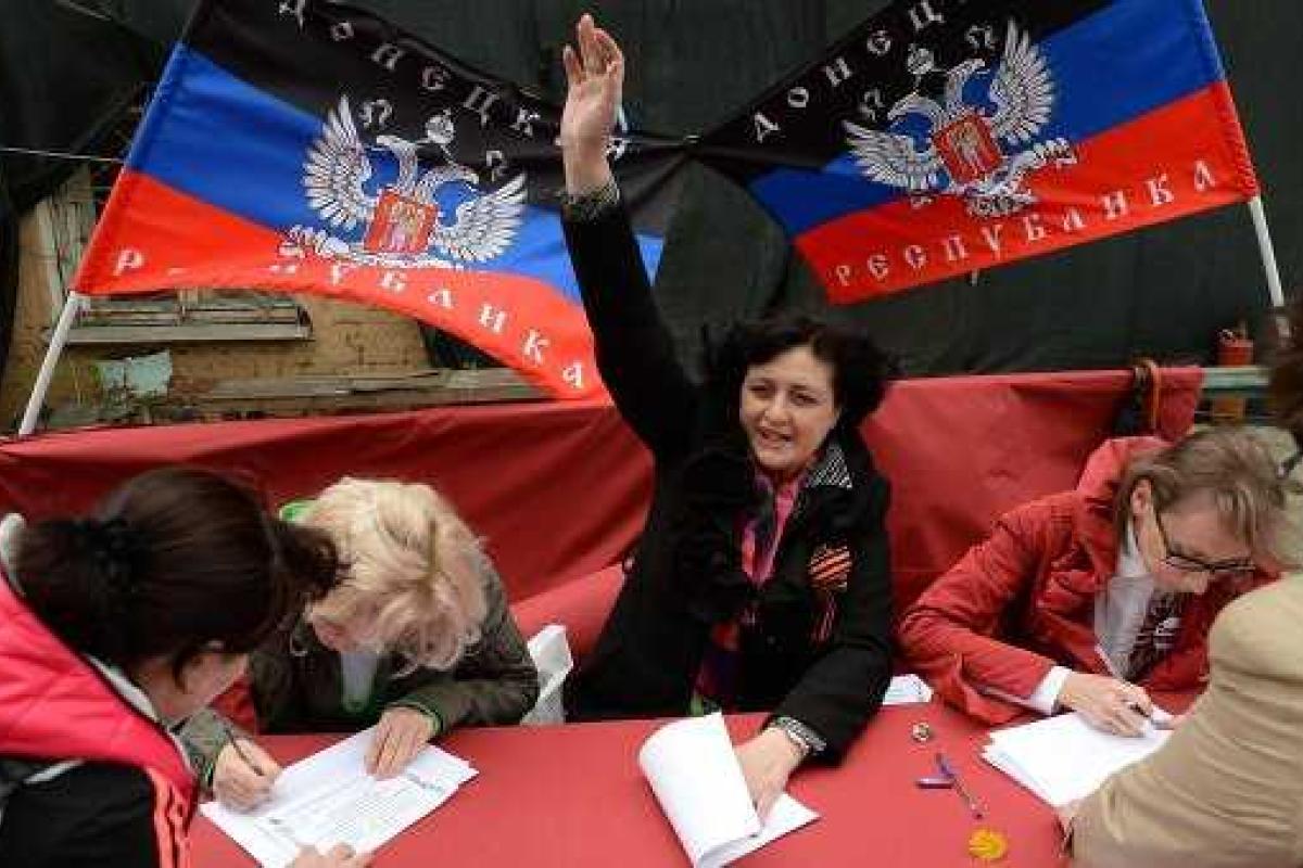 "Праймериз" в "ДНР": рано утром горловских бюджетников повезли "голосовать" в Донецк "Праймериз" в "ДНР": рано утром горловских бюджетников повезли "голосовать" в Донецк