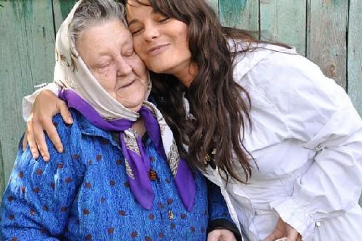 Бабушка певицы Наташи Королевой уедет жить в Россию