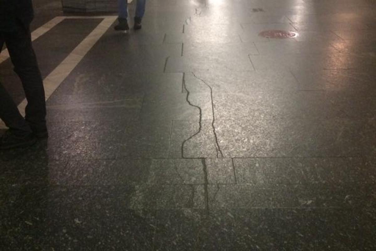 В столичной подземке снова появились трещины В столичной подземке снова появились трещины