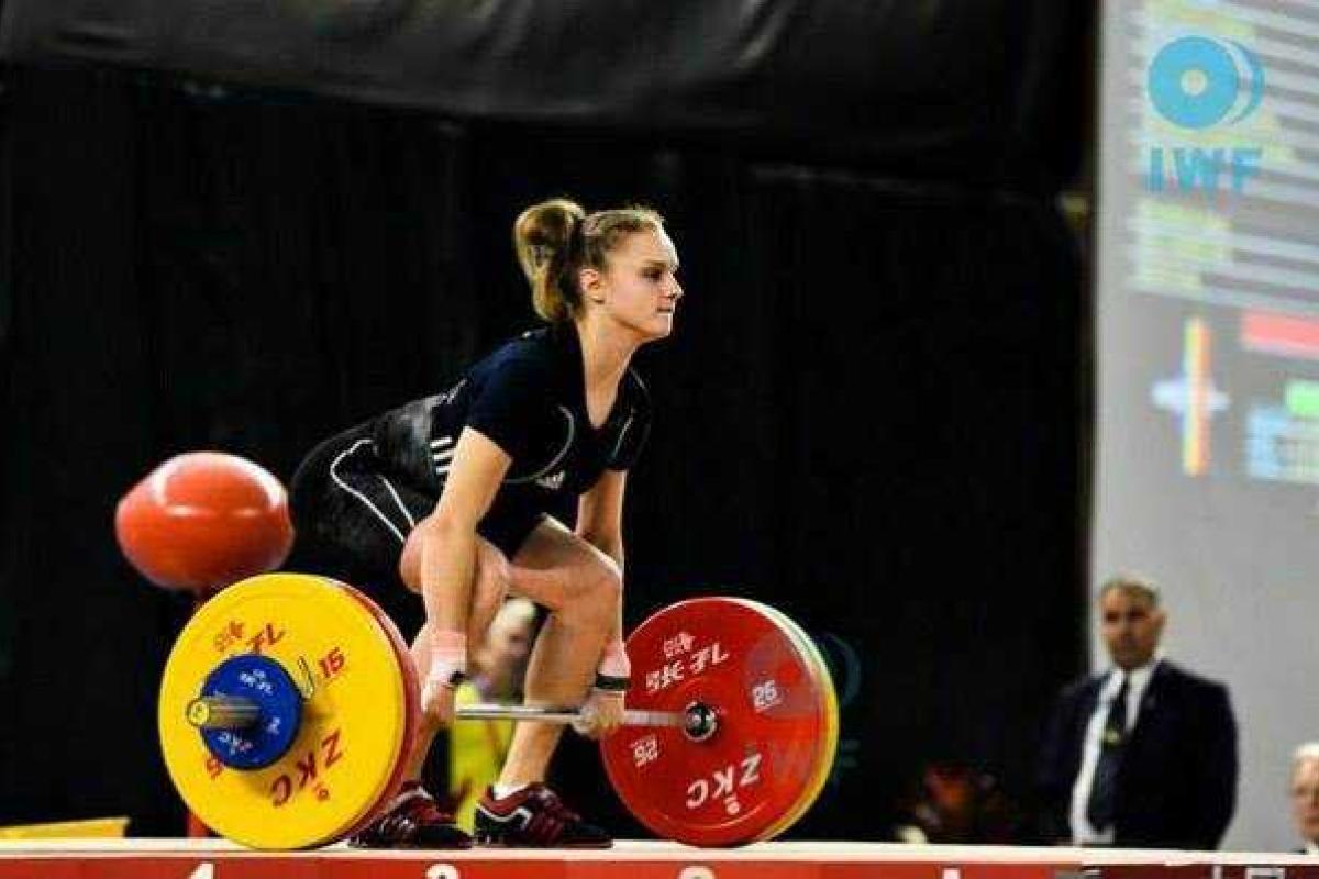 Юна українка змогла здобути срібло світової першості з важкої атлетики Юна українка змогла здобути срібло світової першості з важкої атлетики